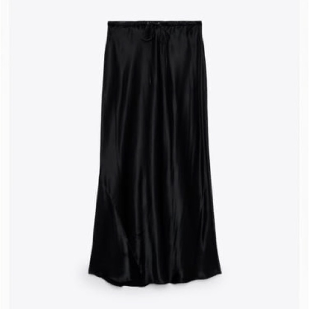 Zara satin effect midi skirt in black. Size small. NWOT